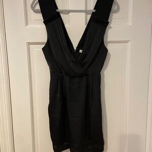 BCBGeneration Black Pleated V-Neck Dress – Size 0 – Low Back